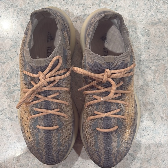 Yeezy Boost 380 - Picture 2 of 8